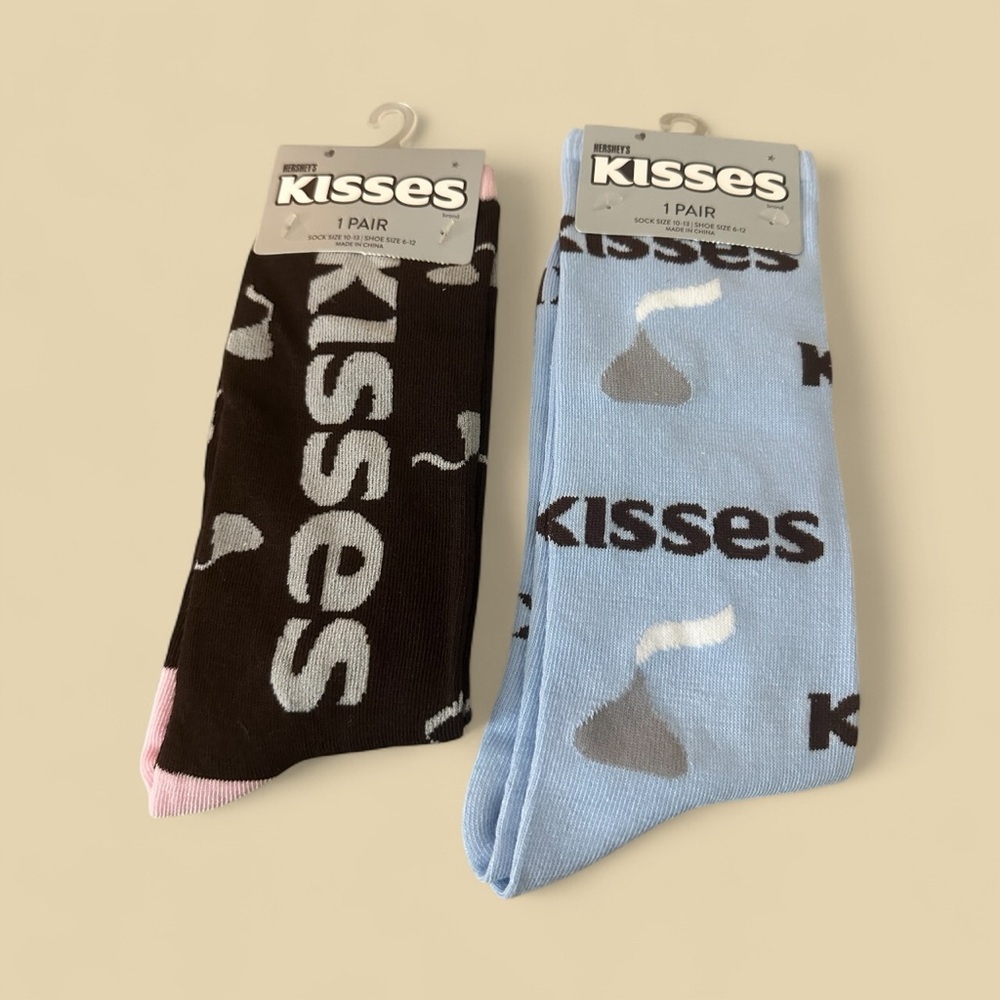 Hershey's Kisses Chocolate and Blue Socks Set